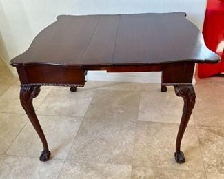 Antique Mahogany Expanding Table Circa 1900	Closed: 30x37x21in Open : 21-42-55-68-81in	HxWxD
