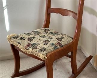 Antique Rocking Chair	30 x 16 x 36in	
