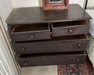 Antique 4 Drawer Dresser	35 x 42 x 21in	
