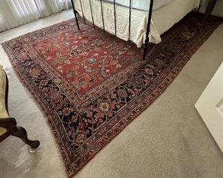 Antique Herez  Persian Rug	124x92in	
