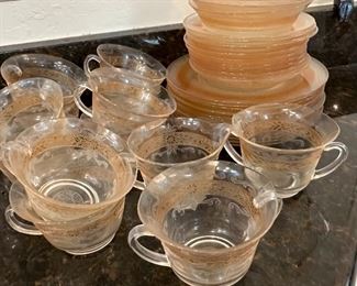 40pc MacBeth-Evans Glass Dinnerware	40 piece	
