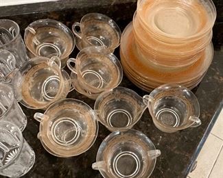 40pc MacBeth-Evans Glass Dinnerware	40 piece	
