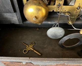 Seth Thomas wooden mantel clock	11.5  x 18  x 7in	HxWxD
