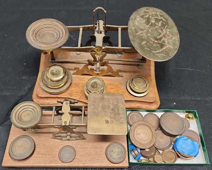 ANTIQUE DENTAL EQUIPMENT, PLUS OLD BAROMETERS... starts on 12/26/2022