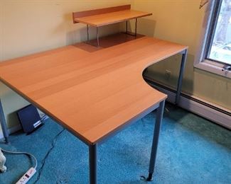Corner Desk YBR