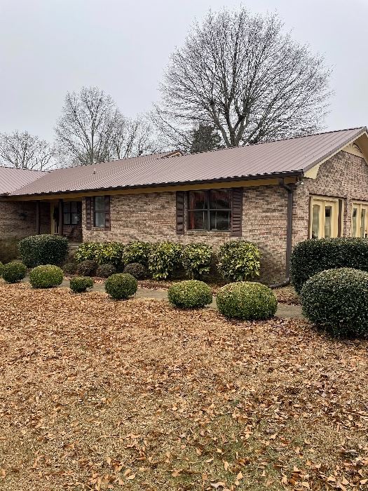 Living Estate Sale of Mary Burdett in Boaz, AL starts on 1/6/2023