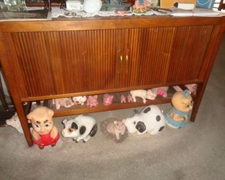 Notice the cabinet or the pigs!?