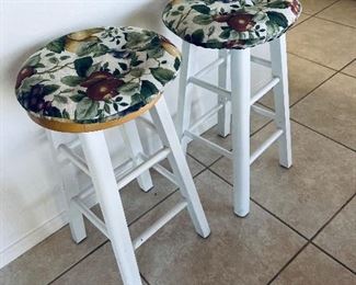 2 barstools $40