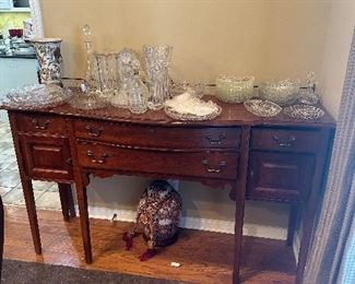 Nice Broyhill sideboard