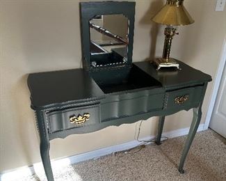 dressing vanity 