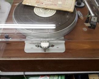 Vinyl turntable 