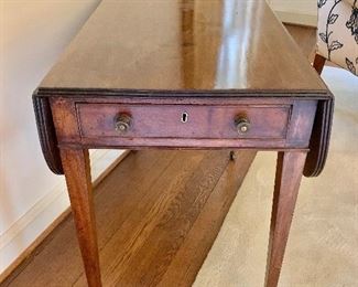 Vintage drop-leaf Pembroke table 
