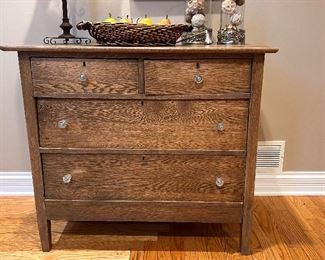 Vtg. dresser 