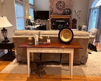 Entry/Couch table