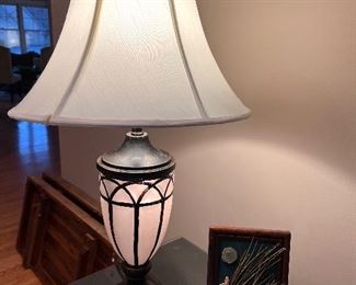 3-way table lamp - lights on top, on bottom or both