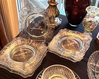 8 Vtg. Etched square plates