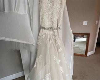 Wedding dress 