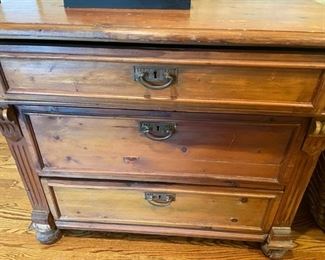 Small chest of drawers.