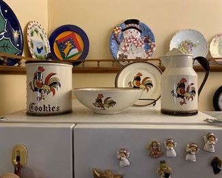 Metlox Poppytrail rooster pottery; cookie jar, pitcher, bowl, serving plates