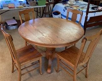 oak dining table and 4 chairs 