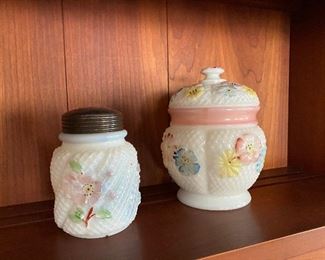 Cosmos milk glass Wildrose, Stemless Daisy pattern 