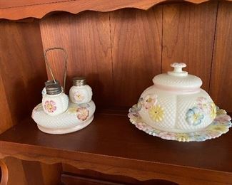 Cosmos milk glass Wildrose, Stemless Daisy pattern 