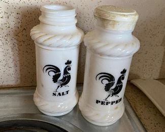 assorted kitchen items