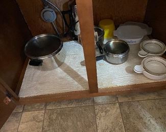 assorted kitchen items