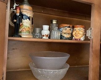 assorted kitchen items