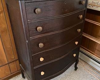 Chest of drawers