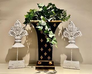 (2) Fleur de Lis Finials & Planter