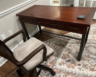 $475~ OBO~ FLAMED MAHOGANY OFFICE DESK