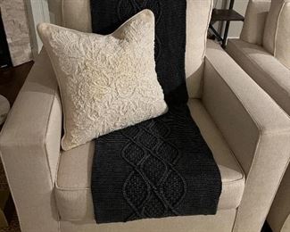 $550 EACH ( TWO AVAILABLE)~ WONDERFUL PRISTINE CONDITION POTTERY BARN