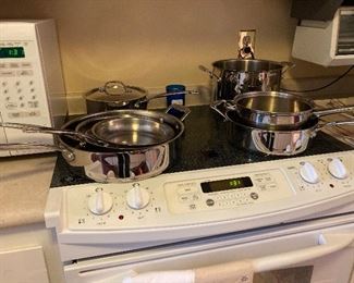 Excellent condition pot set