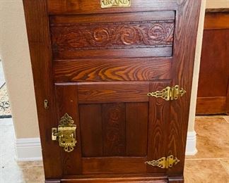 6_____$895 
Grand Ice Chest cooler vintage Oak case
25Wx16Dx39H