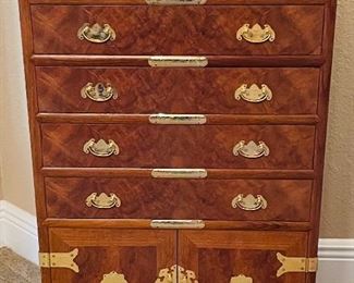 5_____$450
Burl Oak Lined Silver Chest
21Wx15Dx35H