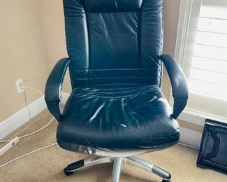 33_____$60
Office Chair 28Wx29Dx48H