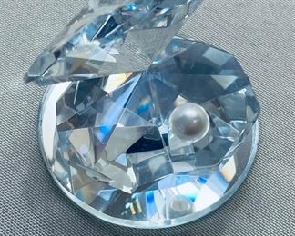 39_____$70
Swarovski Clam with pearl 