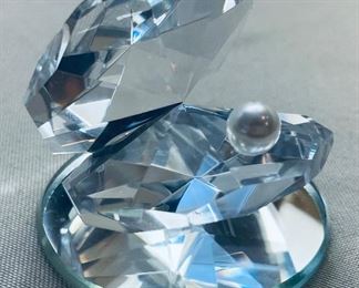 39_____$70
Swarovski Clam with pearl 