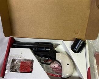 HERITAGE ROUGH RIDER 22 REVOLVER