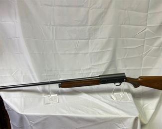 BROWNING SEMI AUTO 12 GA SHOTGUN