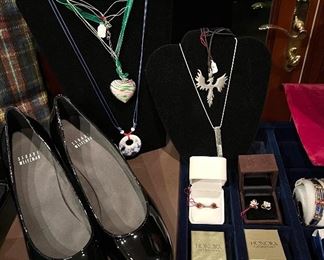 Necklace Pearl Earring Studs Stuart Weitzman Pantent Leather Pumps 