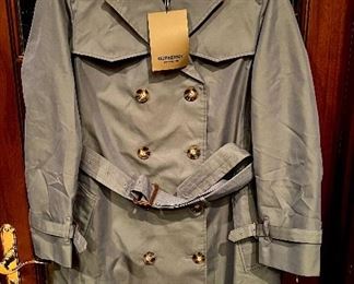 BURBERRY TRENCH COAT NEW with Tags
