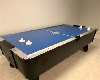 AIR HOCKEY