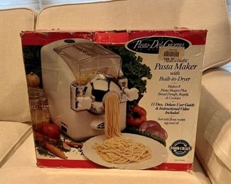 PASTA MAKER 