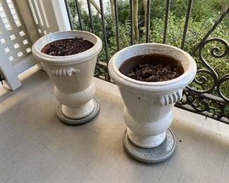 Pair white planters