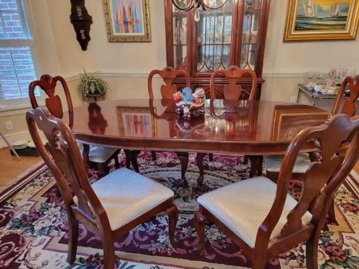 Beautiful Traditional Dining Table