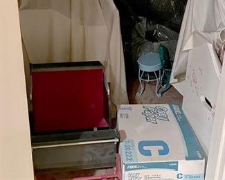 AMERICAN GIRL DOLLS, ACCESSORIES & FURNITURE 