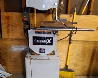 Delta X5 Band Saw #28-475X w/Wheeled Base!