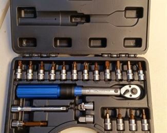 Bull Tools #90PT ¼” Torque Wrench Kit!
